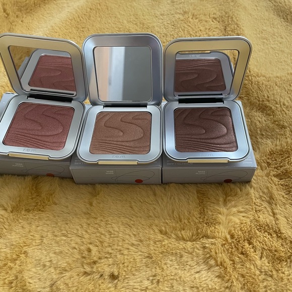 Cosmetics - Picture 9 of 9